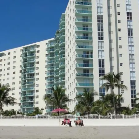Tides Apt on Hollywood Beach