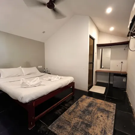 12 Monks Hostel