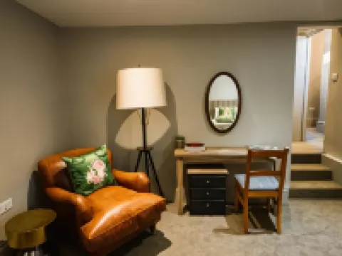 Bampton Townhouse Hotels in Mid Devon District