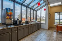 Days Inn by Wyndham Perrysburg/Toledo Hotels in Perrysburg