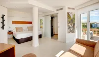 Apartamentos Azul Playa