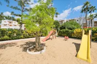 AzuLine Apartamentos Can Sanso - parking