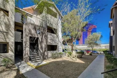 Affordable & Elegant Condo Near Vegas Strip فنادق في 