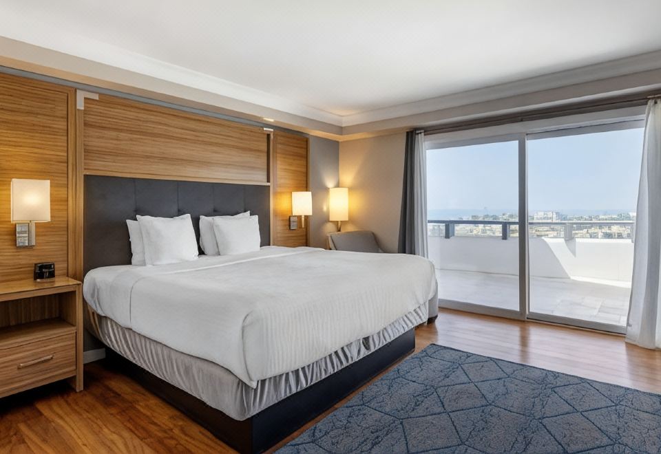 Best Western Encinitas Inn and Suites at Moonlight Beach Over view