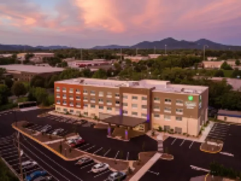 โรงแรม ฮอลิเดย์ อินน์ เอ็กซ์เพรส แอนด์ สวีทส์ โรอาโนค – ซีวิคเซ็นเตอร์ บาย IHG โรงแรมในโรอาโนค