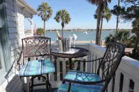 Bayfront Westcott House Bed & Breakfast - Romantic