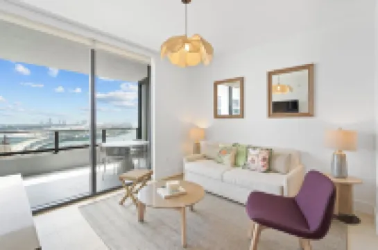 สไตลิช อพาร์ตเมนต์ วิธ พาร์เชียล โอเชียน วิวส์ อิน ดาวน์ทาวน์ โรงแรมใน