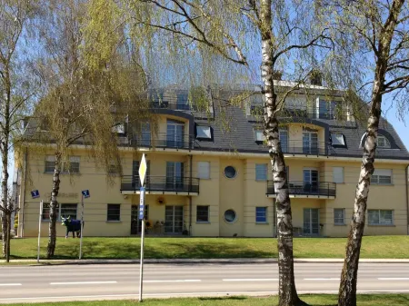Hotel Alzinn Отели в г. Bivange