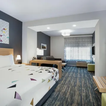 La Quinta Inn & Suites by Wyndham Manassas VA-Dulles Airport