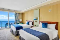 Ocean View Balcony and Premium Amenities - Luxurious Beachfront Retreat