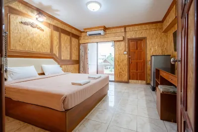 Chatsuree Mansion Hotels near Thung Sri Mueang
