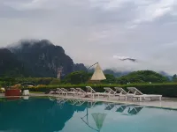 Vang Vieng Lisha the Grand Riverside Hotel--Nam song River Views from Your Balcony - Pool