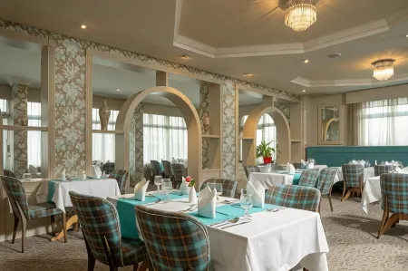 Flannery's Hotel Отели в г. Treanlaur