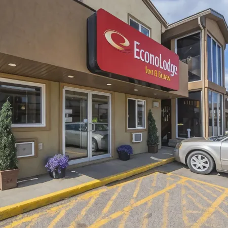 Econo Lodge Inn & Suites High Level