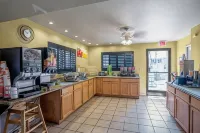 Quality Inn & Suites Phoenix NW - Sun City فنادق في سوربرايز