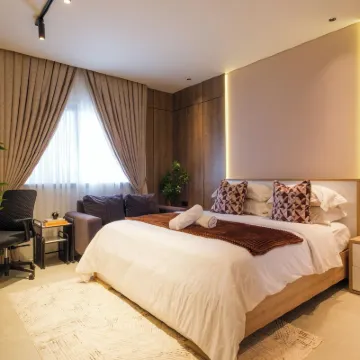 Swiss Lodge, Labone Hotels near ابون
