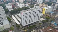 Ibis Cali Granada Отели в г. 