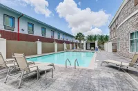 Holiday Inn Express & Suites CLUTE - LAKE JACKSON by IHG - piscina