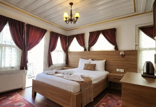 카디코이 화이트 하우스