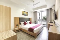 Saltstayz Premier - Cyber Hub Hotels in DLF Phase 3