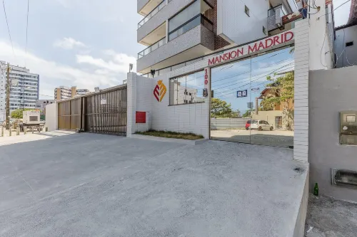 Building With Swimming Pool 300m From the Beach in Ilheus - MMD