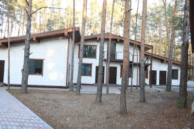 Ladozhskaya Rivyera Hotel Hotels near Dmitriyevskiy Sobor