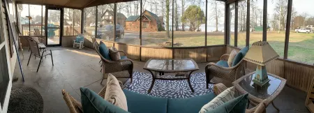 Lakeside View Lodge overlooking beautiful Reelfoot Lake