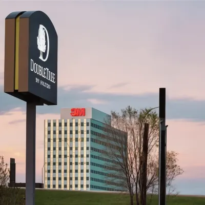 DoubleTree by Hilton St. Paul East Hotels in Saint Paul