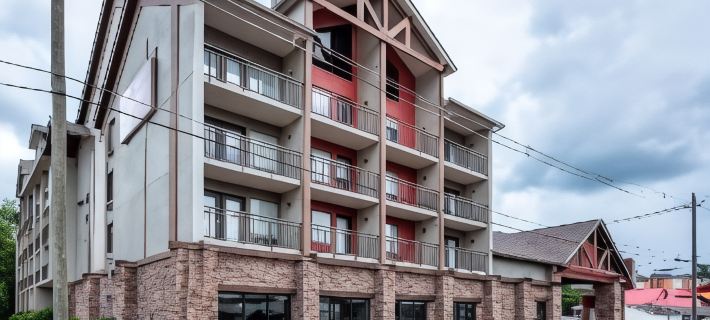 Best Western Plus Mountain Melodies Inn  Suites Hotels in Pigeon Forge