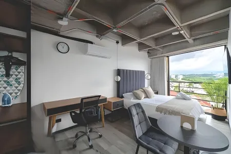 Epic Suite 302 Deluxe Airport Отели рядом с достопримечательностью «Expofuturo Event Center»