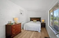 Private Hilltop view Guesthouse