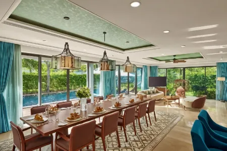 Best Western Premier Sonasea Villas Phu Quoc Отели рядом с достопримечательностью «Chinh Toa Dalat»