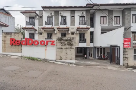 RedDoorz at Dago Asri 3