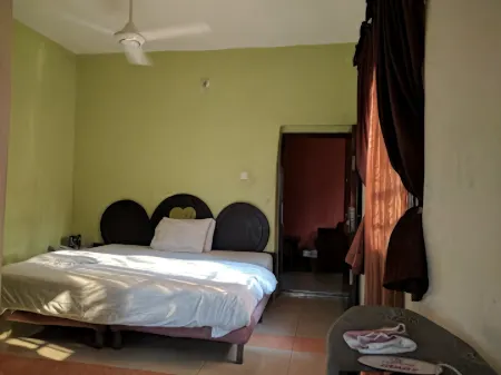 Clen-Phil Hotels - Deluxe Standard Close to Many Attractions