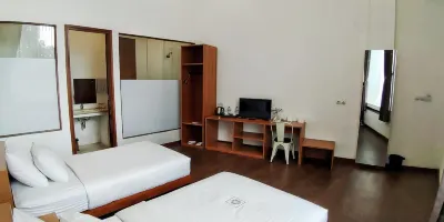 Pondokan Tjiburial Hotels in Ciburial