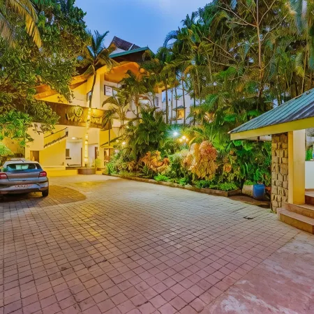 Hotel Woodland
