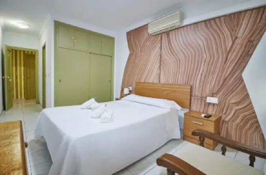 Hotel Virgen de Los Reyes アラブ風呂周辺のホテル