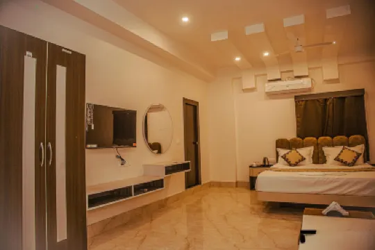 Golden Vista Resort - 10 Minute From Mayapur Temple Hotels near Plassey Monument