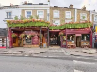 皇冠夜店與旅館 鄰近Clapton Pond的酒店