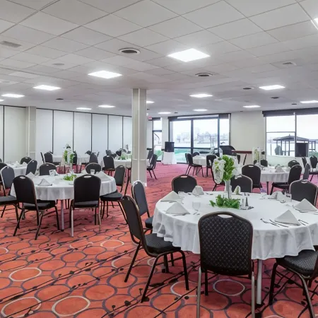 Best Western Plus Lake Front Hotel