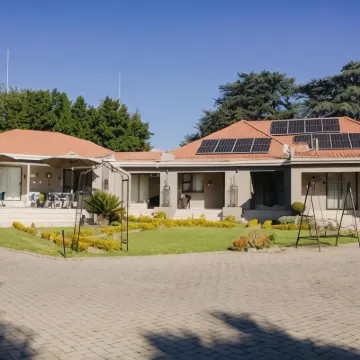 Oaklands Inn and Conference Centre Hotels near Johannesburg Zoo