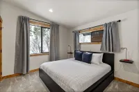Delightful 4-bedroom ski condo in Schweitzer, Idaho - balcony