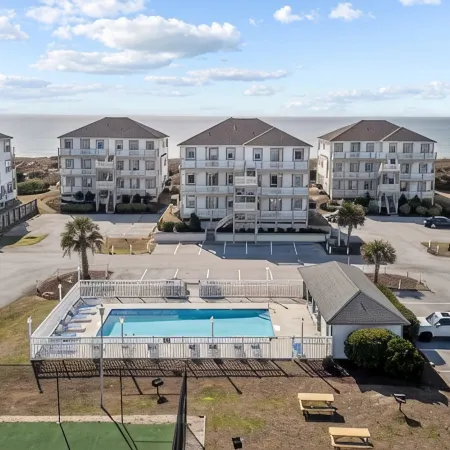 Between The Blue - Oceanside 2B/2B Condo w/ Pool