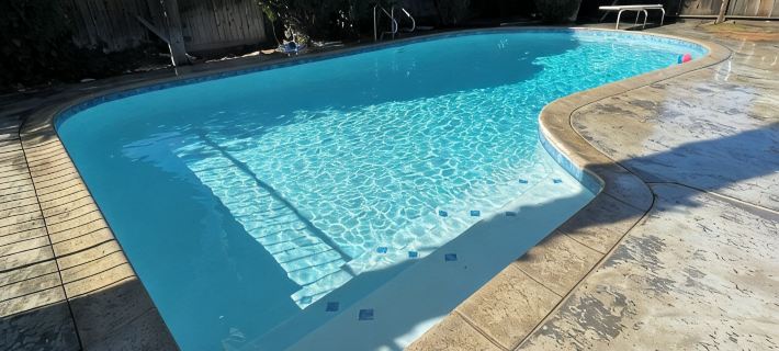 Beautiful Home in quiet neighborhood with a pool and close to stores & highways. Hotels in Fresno