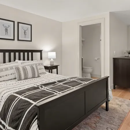 Chic 4-Br Newly Remodeled Home 3 Mins to Stowe for a Memorable Summer Getaway!