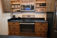 Main Street Retreats 106 - 2 BR Downtown Apt. 106 - Wifi