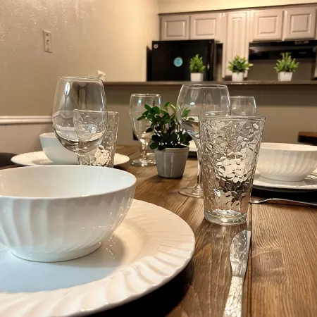 Worker friendly, cozy, great location, quiet, full kitchen, WiFi,
