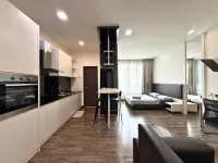 Landmark Residence 2 by Dehoz Suites