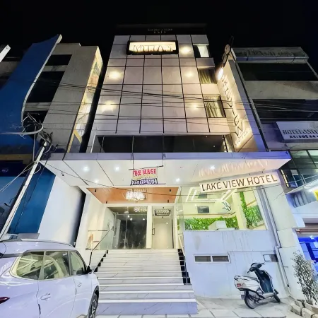 Hotel Lake View Airport Zone Отели рядом с достопримечательностью «Конгресс-центр MS в Хайдарабаде»