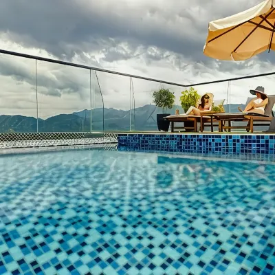 Aaron Hotel Hotels near StarCity Spa